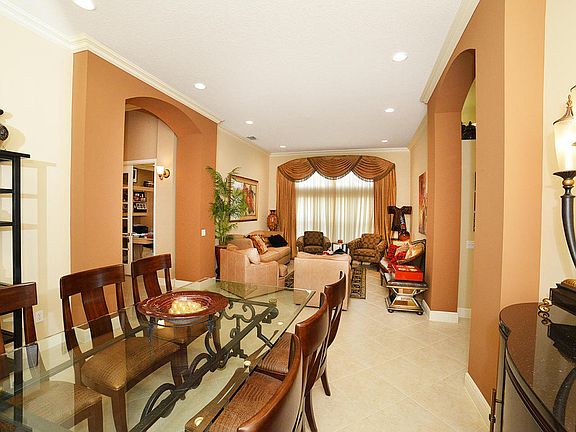 Home For Sale In Valencia Shores