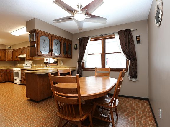 4th image of 20220 Lake George Blvd