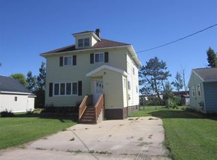 517 E Varnum St, Munising, MI 49862