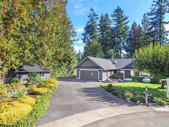 2nd image of 2240 Holiday Pl NW