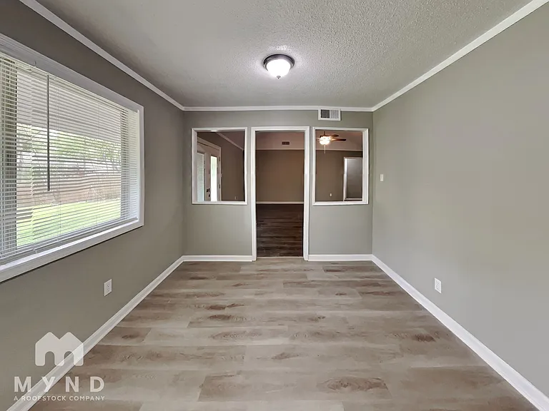 4014 Hitchcock St — Photo 13