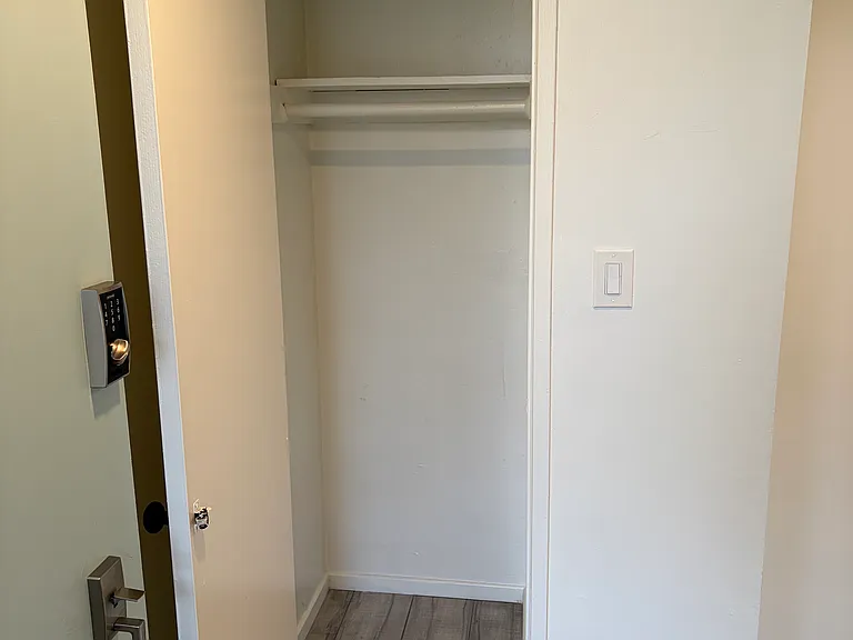 3820 Mentone Ave #6 — Photo 8