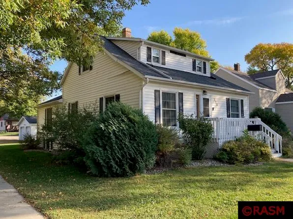 220 Burnside St SW, Sleepy Eye, MN 56085