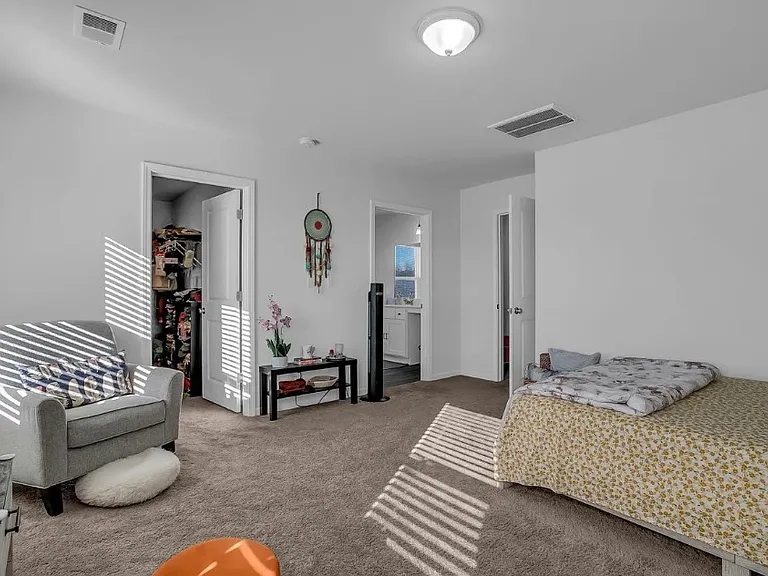 211 Whittier St — Photo 10