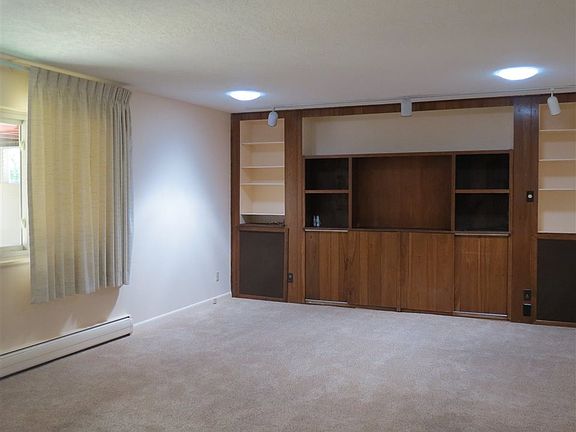 4th image of 560 Camino Encantado