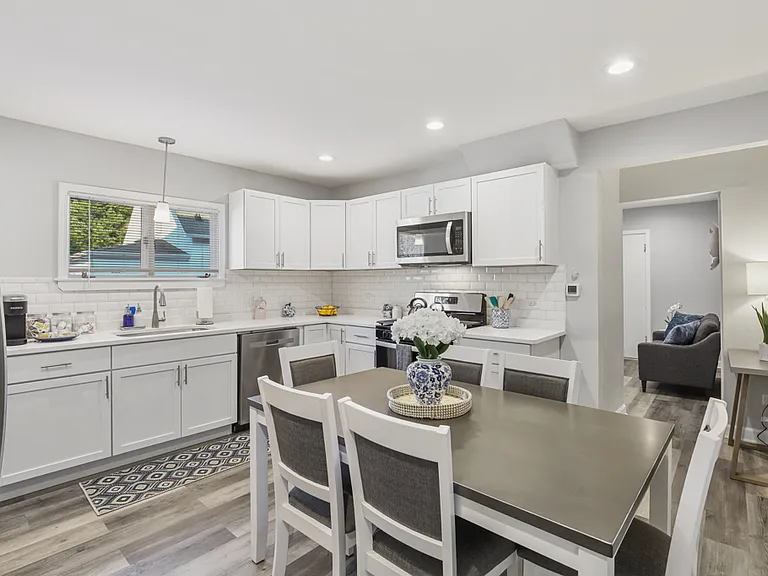 1304 Dean St — Photo 20