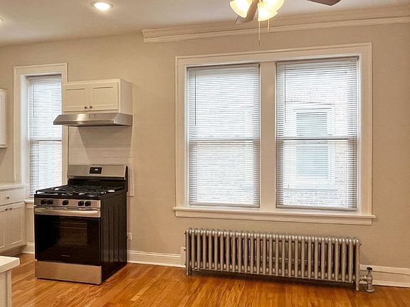 3rd image of 101 S Harvey Ave #521176