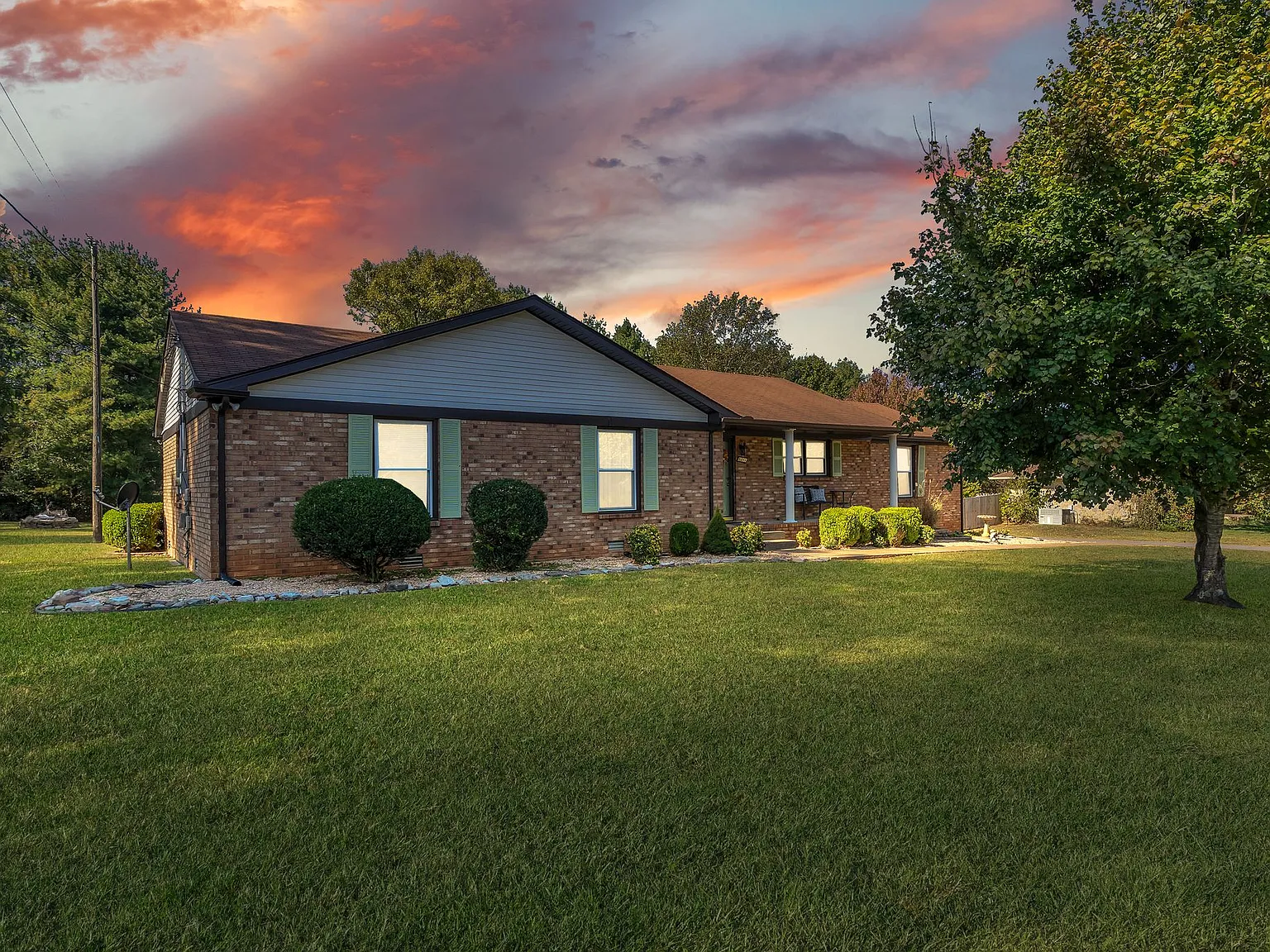 3 bed, 1500 sqft, $4,200 — Photo 1