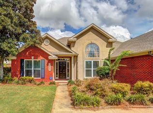 209 Oak Hill Dr, Deatsville, AL 36022