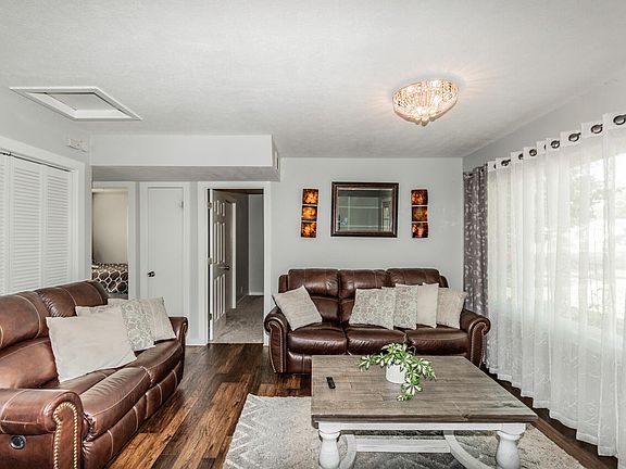 5th image of 4028 Twin City Dr