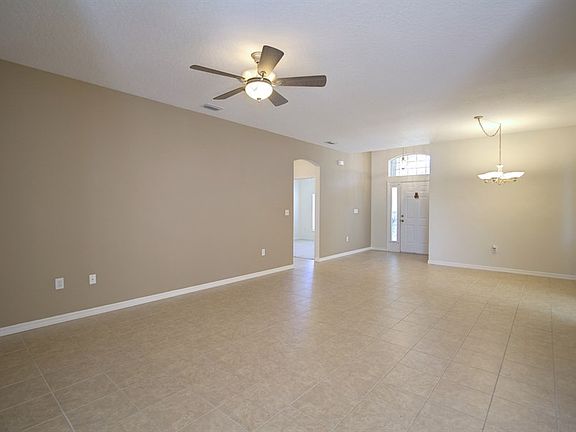 5th image of 4762 Outlook Dr