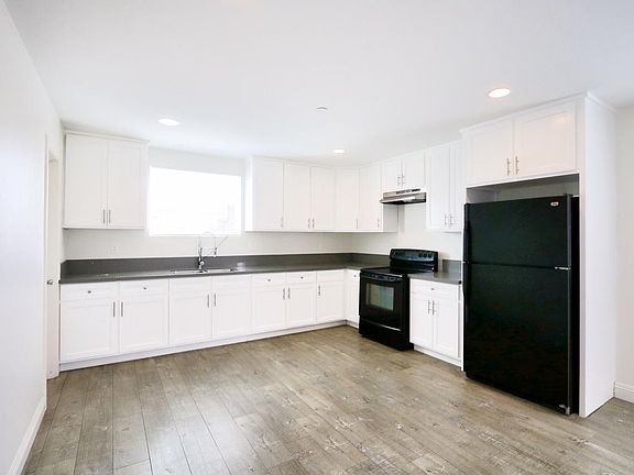 4th image of 11315 S Central Ave #1/2