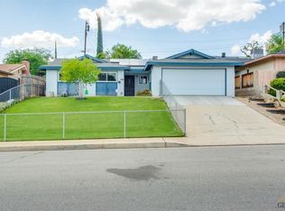 3112 Sterling Rd, Bakersfield, CA 93306