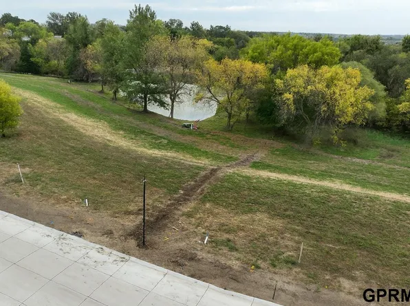 1855 Willow Ln, Crete, NE 68333