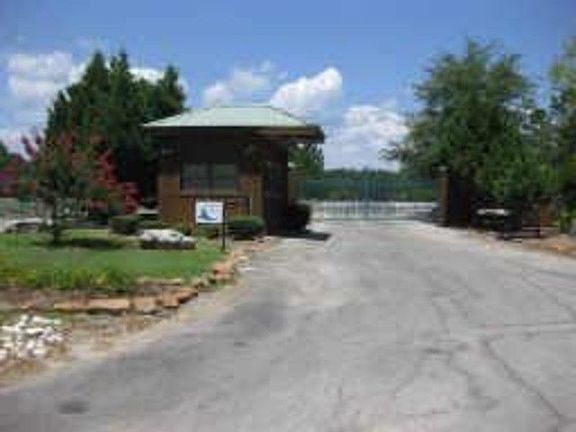 2nd image of 35 Lakecrest