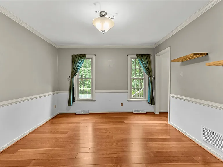 10948 Sunset Hills Dr — Photo 24