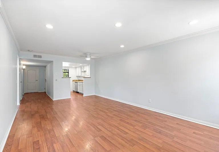 12059 Alta Carmel Ct — Photo 9