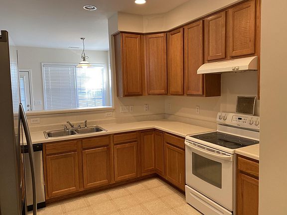5th image of 13 Beaver Creek Ln