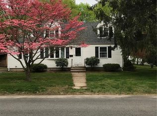16 Greenfield Ave, Warwick, RI 02886