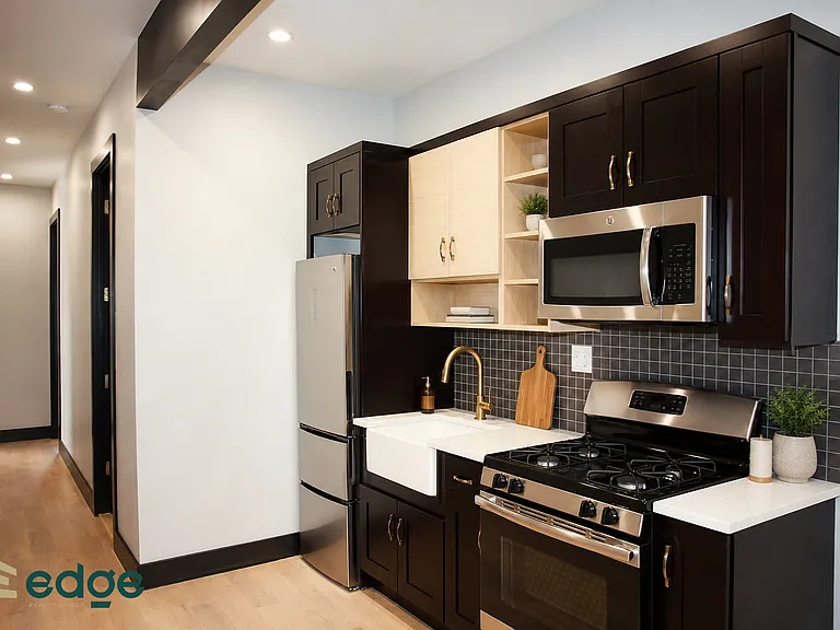 148 Meserole St #4A — Photo 2