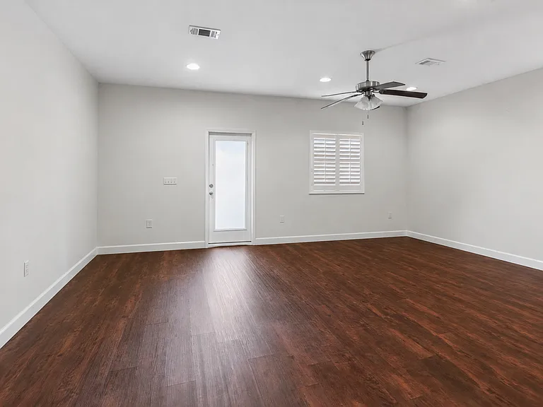 2121 Wilsons Plover Cir — Photo 8