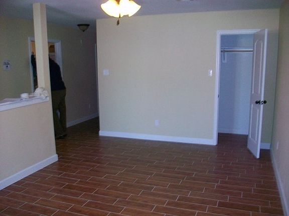 3rd image of 3707 Bon Aire Dr APT 210