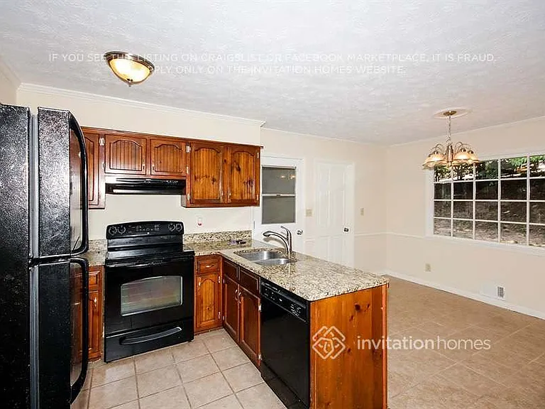 458 Glendale Ct — Photo 7