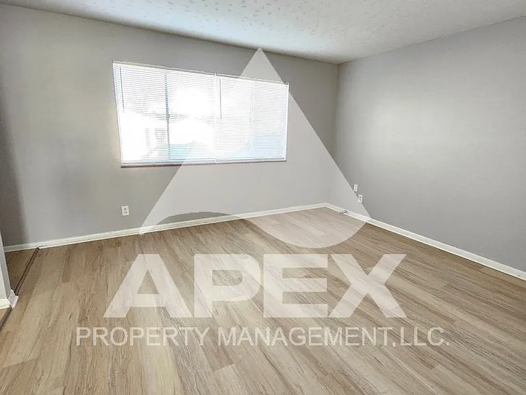 Springdale Apartments — Photo 5