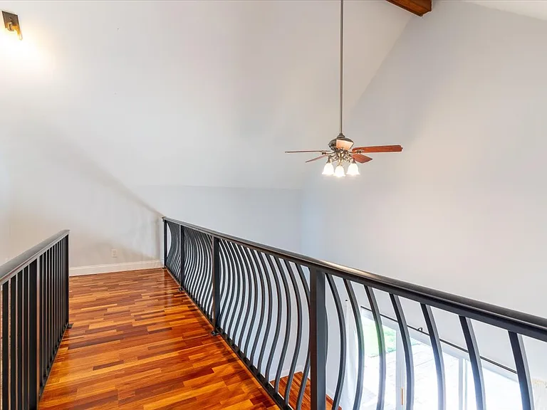 817 N Lakeside Dr — Photo 37