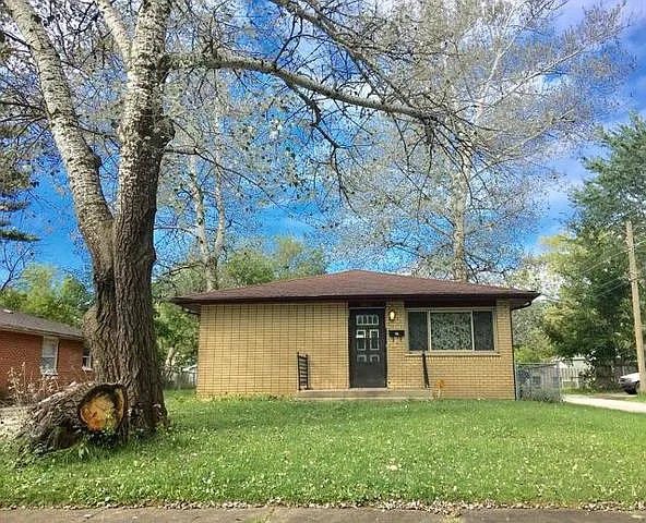 3212 Gideon Ave photo 1