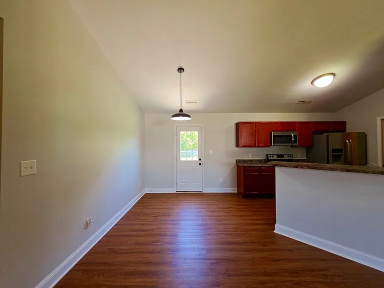 214 Michel Ct — Photo 4