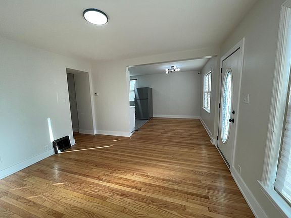 4th image of 11225 S Avenue O