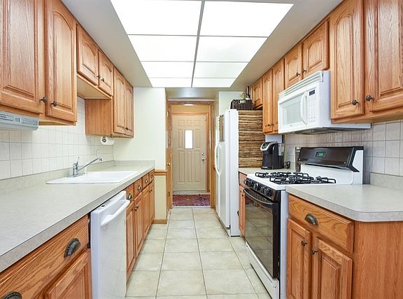 5th image of 17550 70th Ct
