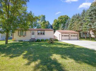 984 Laduron Dr, Mishicot, WI 54228