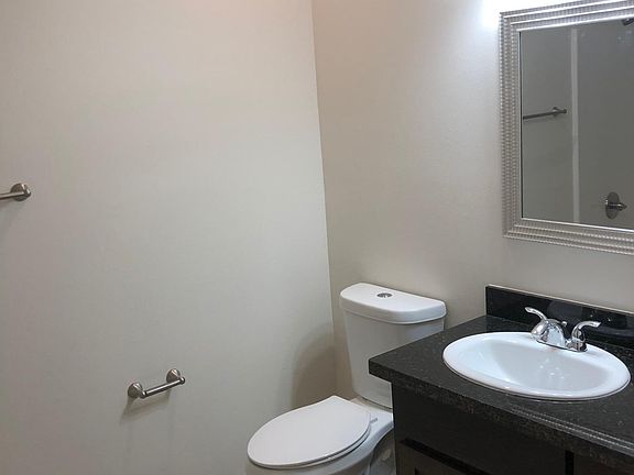4th image of 3526 Park Ln N