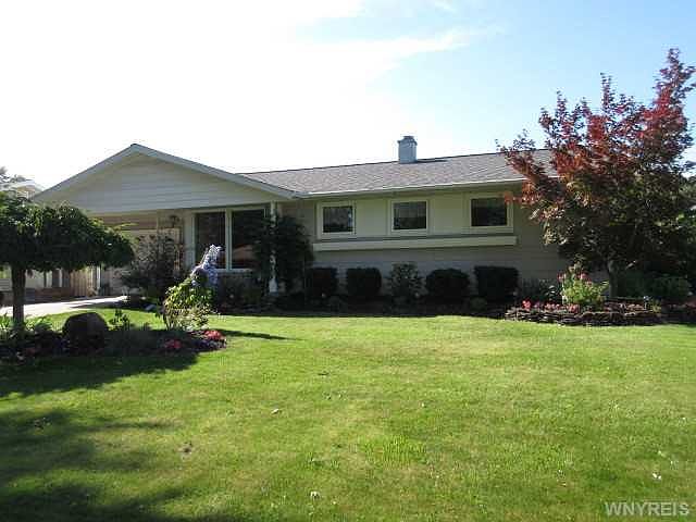 1st image of 261 Woodmere Dr
