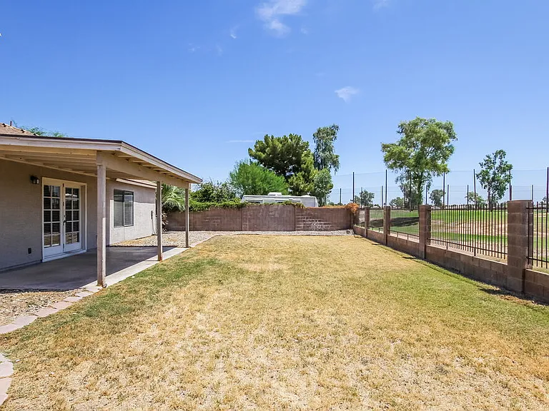 8727 W Sierra Vista Dr — Photo 16