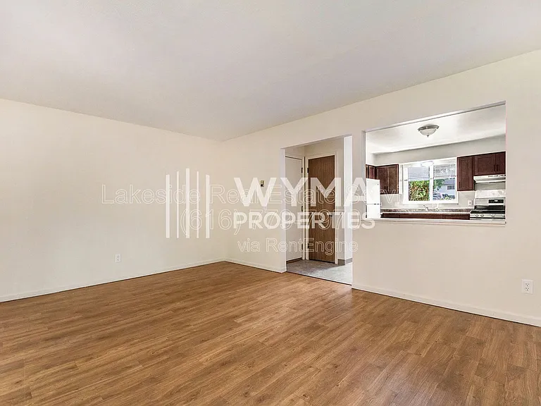 Maple Leaf Apartments — Photo 95