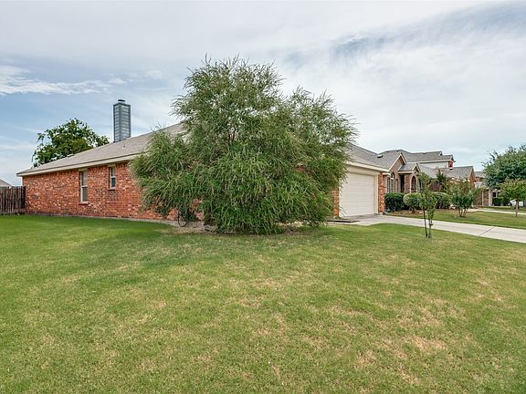 5th image of 991 Lancashire Ln