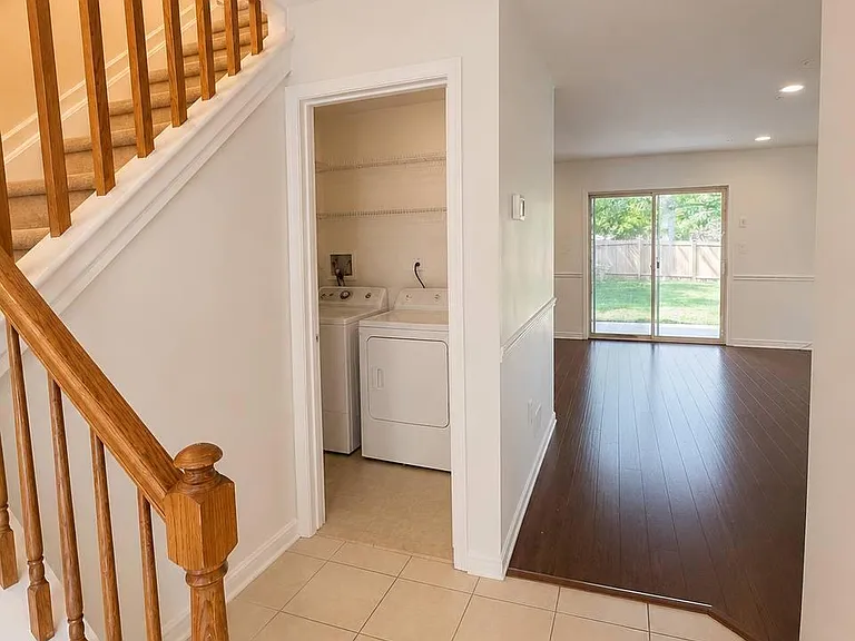7 Stuart Dr #3 — Photo 13