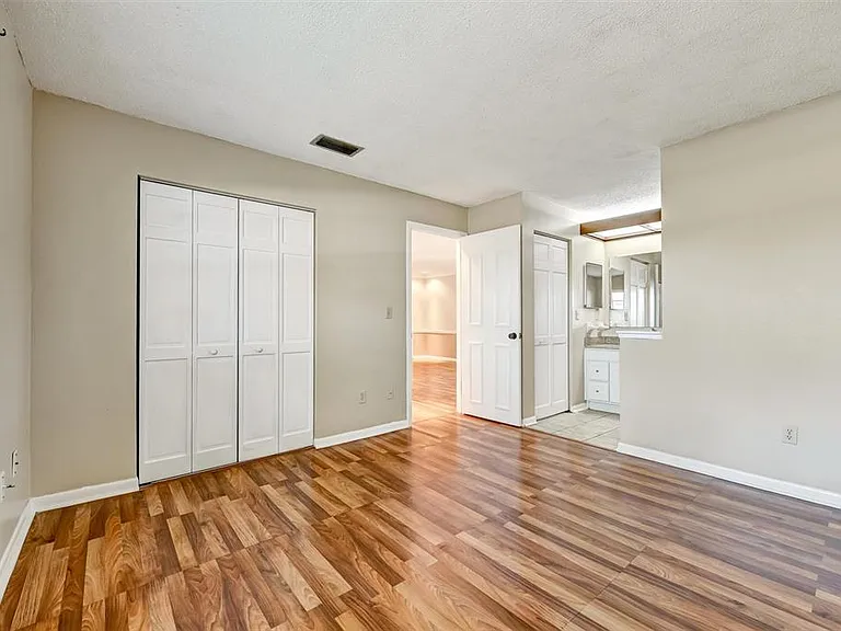 2833 Orange Tree Cir N #C — Photo 18