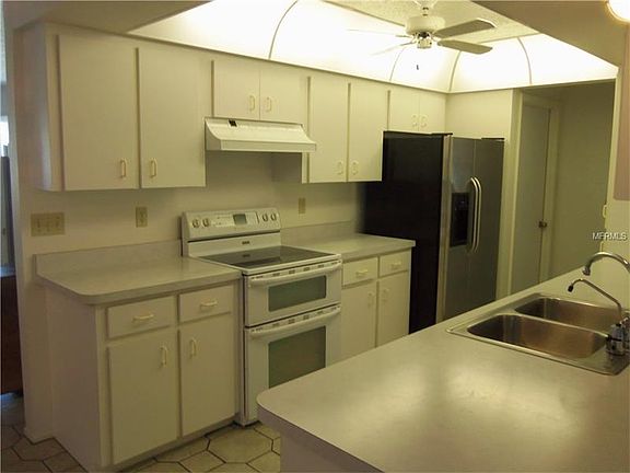 3rd image of 508 E. Seminole Dr.