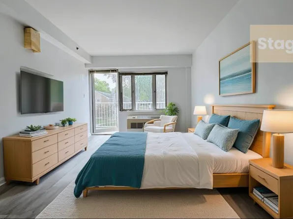 64-34 Grand Cent Parkway image 17 of 25