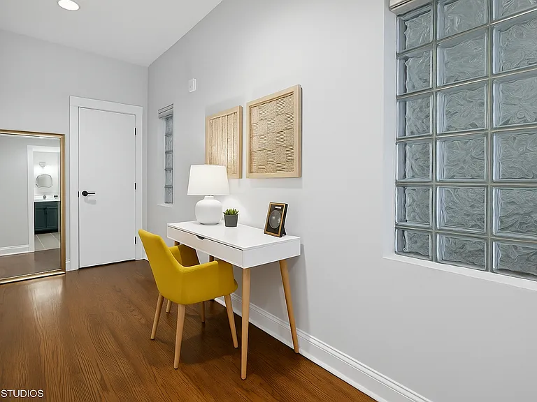 1919 N Wood St #1R — Photo 7