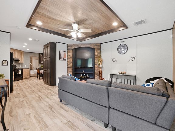 5th image of 127 Almond Cir
