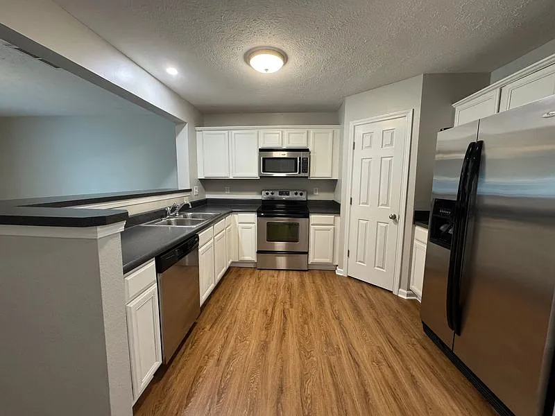 2 bed, 2.5 bath, 1348 sqft, $1,950 — Photo 4