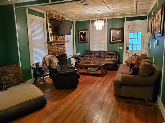 2nd image of 207 N Lee St