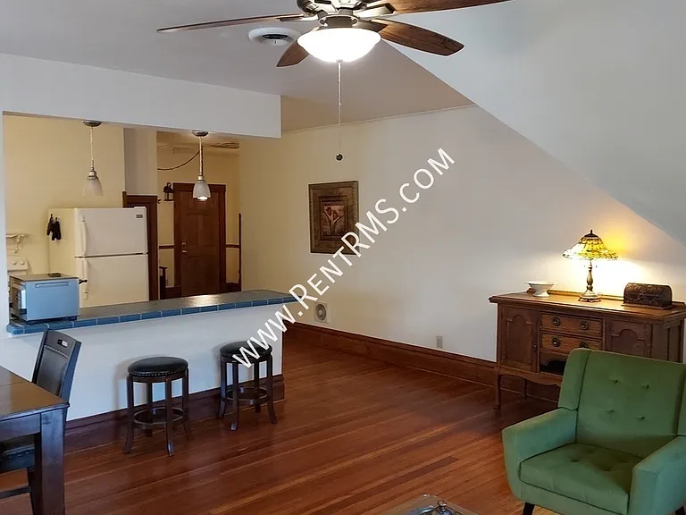 901 SW Buchanan St #4 — Photo 8