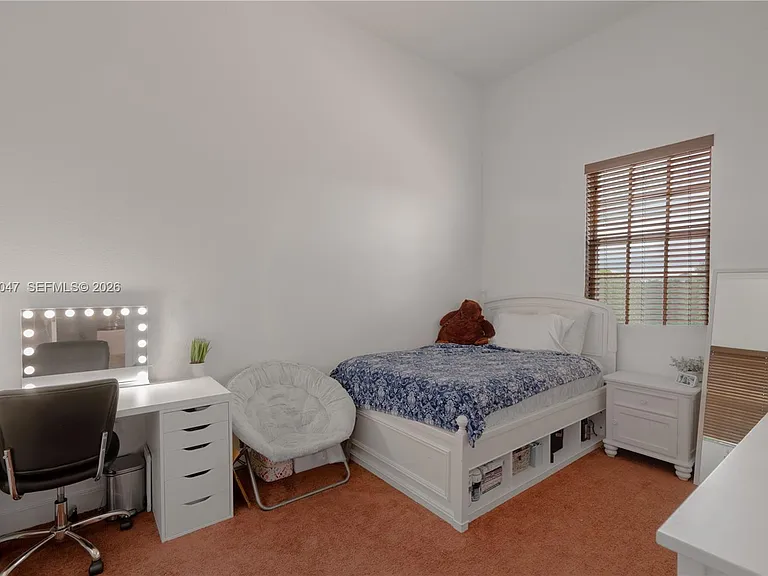 623 SW 146th Ter — Photo 8