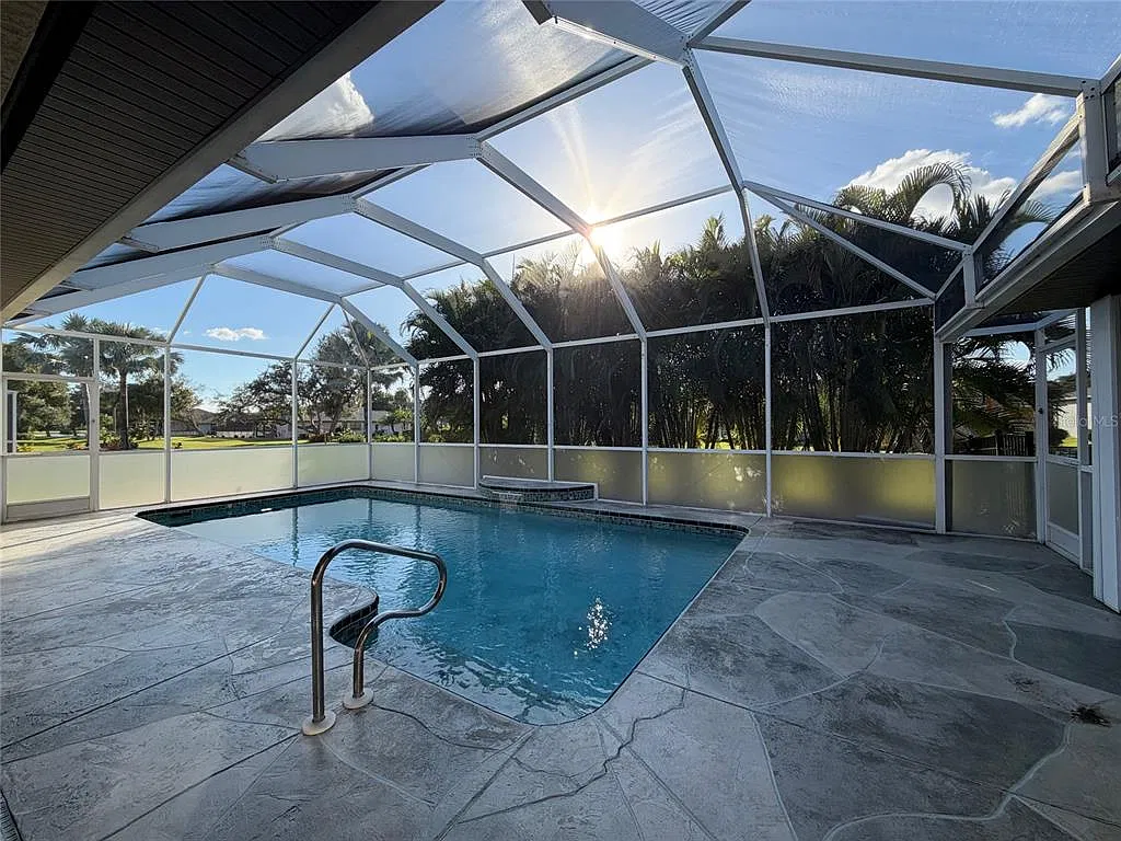 4 bed, 2.5 bath, 2380 sqft, $2,950 — Photo 4